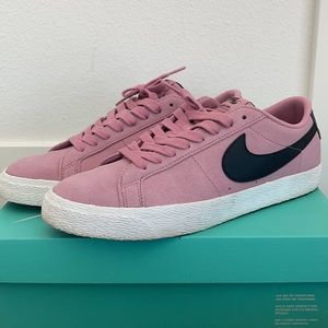 NIKE SB ZOOM BLAZER LOW SIZE 10.5 (USED)